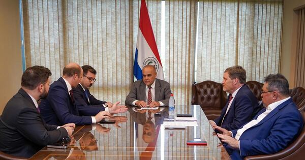 La Nación / Delegación húngara conservadora se identifica con los valores de Paraguay: Dios, patria y familia