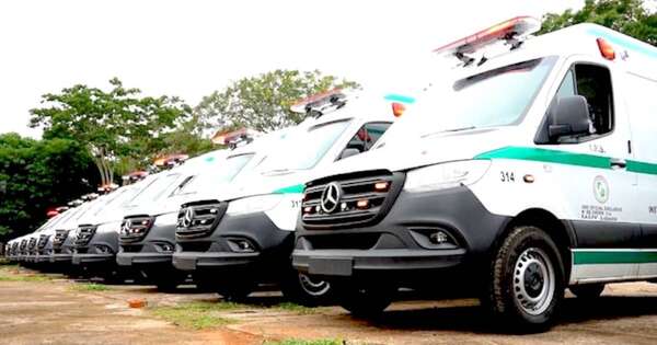 La Nación / El IPS dispone de catorce ambulancias para traslados