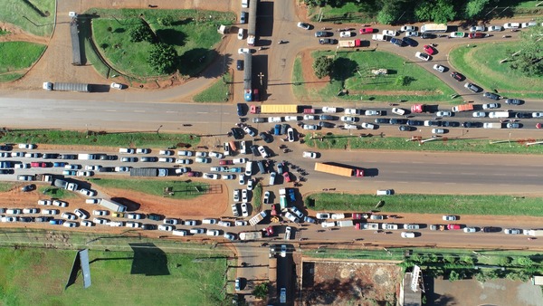 Gobierno e Itaipu anuncian construcción de viaductos en km 10 y rotonda del Área 1 - La Clave