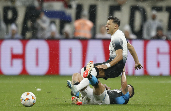 Con Ángel Romero en cancha, Corinthians se complica en la Copa Sudamericana