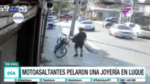 Motoasaltantes vacían joyería en Luque