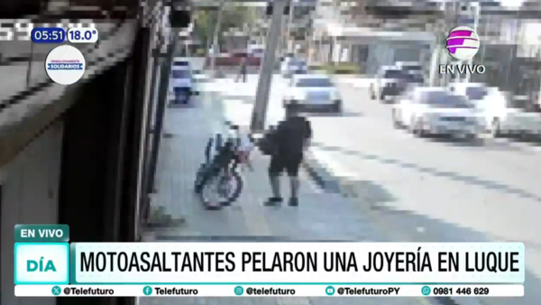 Motoasaltantes vacían joyería en Luque