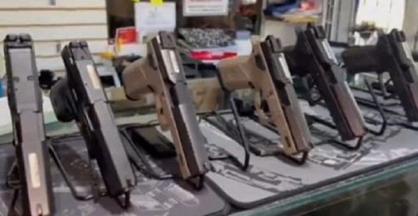 Dimabel denuncia ante Fiscalía “tráfico de armas” que involucra a policías y militares