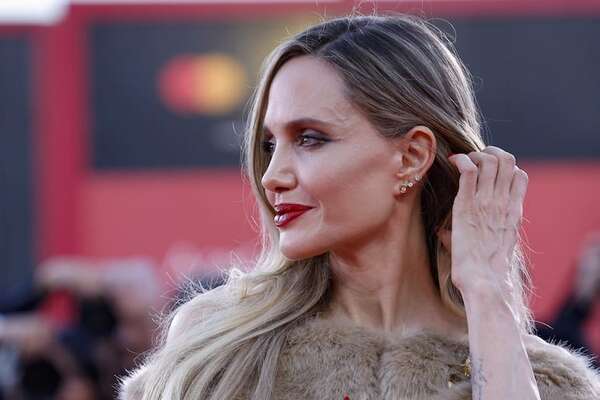 Angelina Jolie retira su demanda contra el FBI sobre acusaciones de abuso de Brad Pitt - Mundo - ABC Color