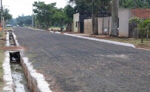 Concretan obras de empedrados en el km 6,5 Monday de CDE
