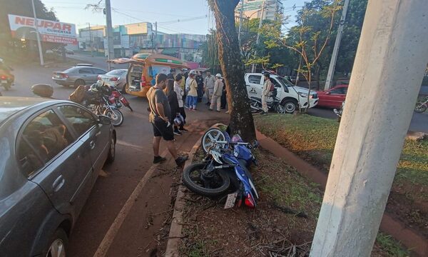 Accidente de tránsito deja daños materiales