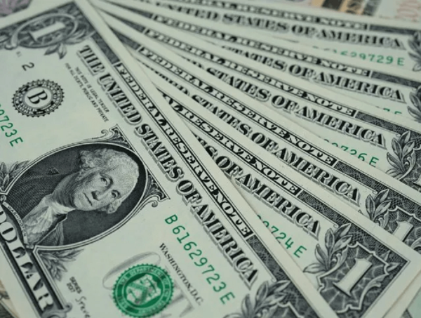 Factores externos que impulsaron la suba del dólar, según el BCP · Radio Monumental 1080 AM