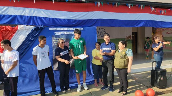 Escuela Gral. José E. Díaz Declara «Exalumno Dilecto» a Arquero de la Selección Paraguaya Sub 15