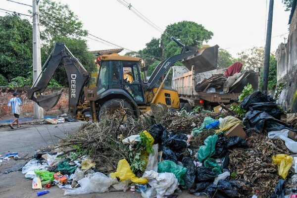 Retiran más de 8 toneladas de basura en vertedero clandestino - Portal Digital Cáritas Universidad Católica