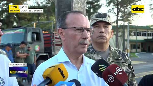 Video: Apartan a uniformados por tráfico de armas - ABC Noticias - ABC Color