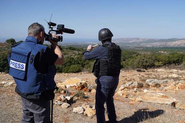 Líbano denuncia un “crimen de guerra” por la muerte de tres periodistas en bombardeo israelí - Mundo - ABC Color