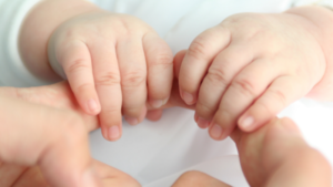 Minna convoca a familias para acoger temporalmente a un bebé de dos meses - trece