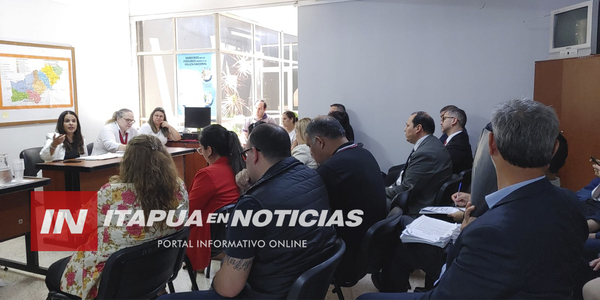 NUEVA FISCAL ADJUNTA LIDERÓ REUNIÓN CON FISCALES DE ITAPÚA PARA ESTABLECER NUEVAS LÍNEAS DE TRABAJO - Itapúa Noticias