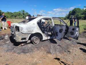 Asalto a cambista: se llevaron su auto y lo incineraron en Encarnación - Policiales - ABC Color