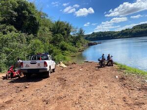 Mayor Otaño: Adolescente desaparece en el Río Paraná tras hundirse su embarcación