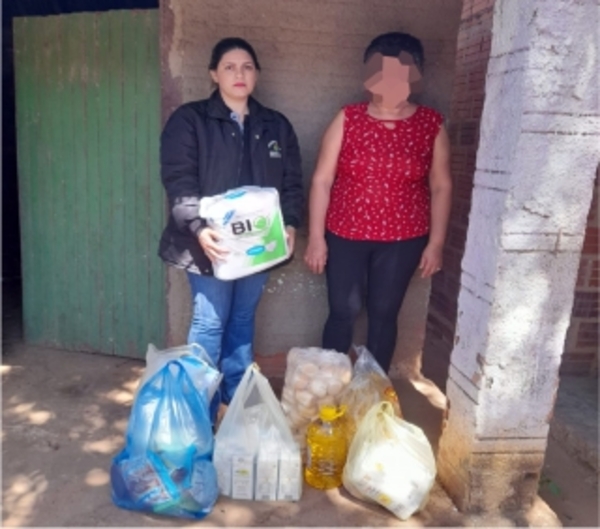 Visita solidaria a una señora encamada en situación de vulnerabilidad.