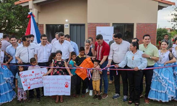 Entregan más de 400 viviendas en Alto Paraná – Prensa 5