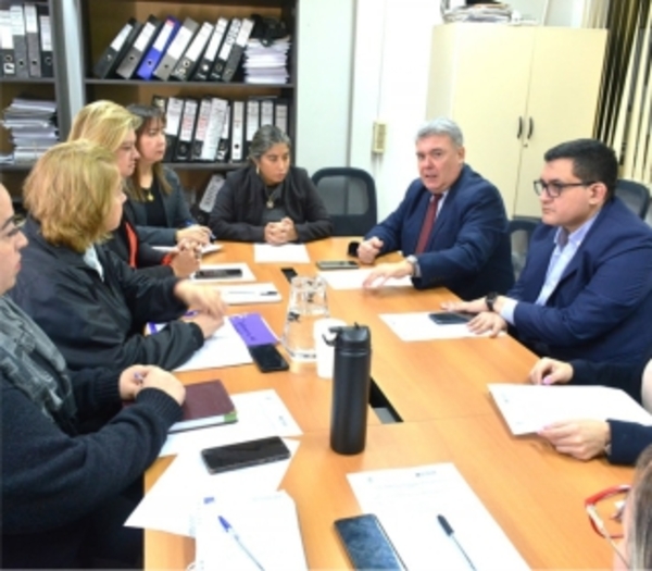 El Defensor del Pueblo se reunió con representantes Municipalidad de Asunción.
