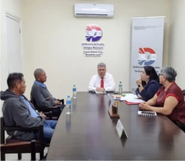 El Defensor del Pueblo recibió a líderes de comunidad Indígena que solicitaron acompañamiento.