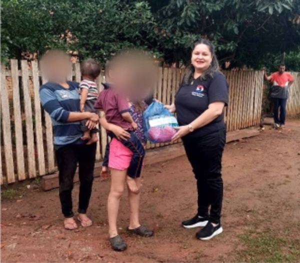 Campaña Solidaria en Villarrica: La Defensoría del Pueblo Entrega Abrigos a Personas Vulnerables.