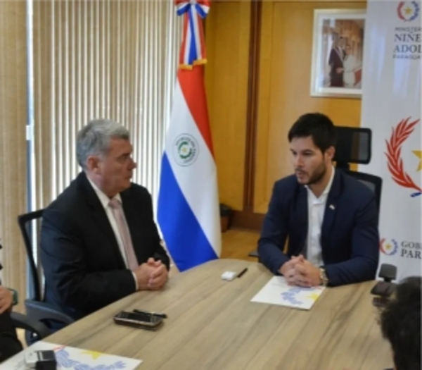 Firma de convenio marco de cooperación entre la Defensoría del Pueblo y el MINNA.