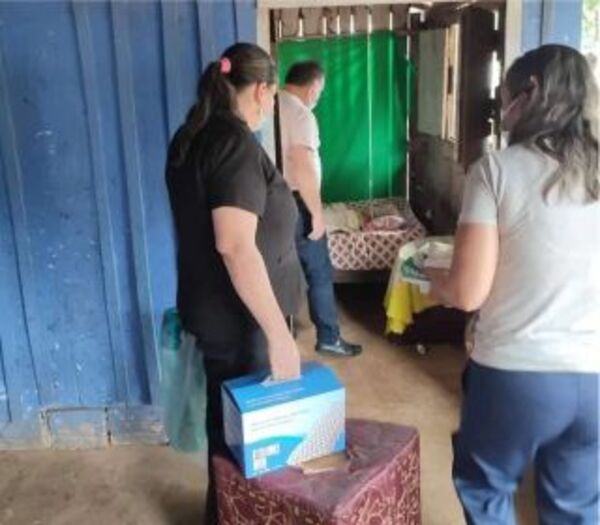 Asisten a una mujer encamada en estado de vulnerabilidad en ciudad de Guairá.