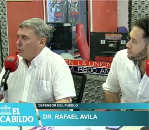 Participación del Defensor en programa radial para hablar sobre derechos humanos.