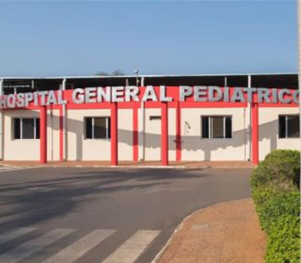 Gestiones para el tratamiento médico de un niño con grave cuadro respiratorio.