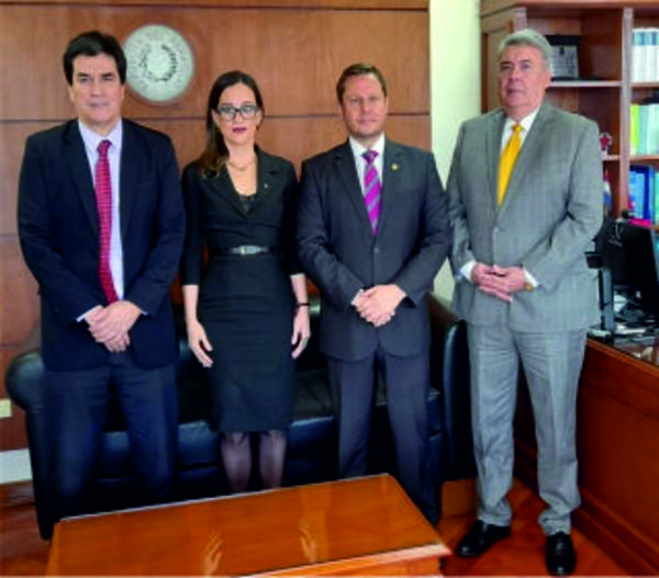 Reunión del Defensor del Pueblo con Ministros de la Corte Suprema de Justicia.