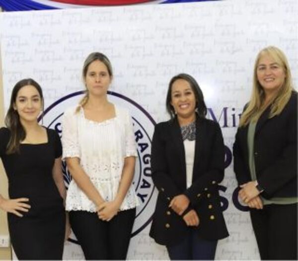 Reunión con representantes del MDS referente a problemáticas en barrio de Zeballos Cué.