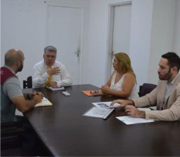 Reunión con el jefe Regional de Atención Primaria de la Salud (APS), XVII Región Sanitaria.