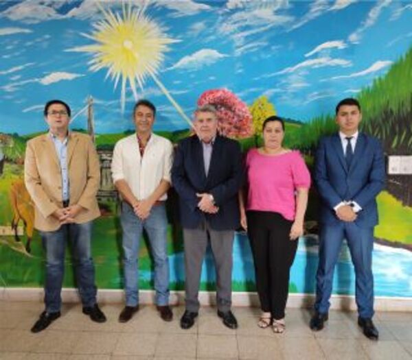 Reunión con el intendente de San José de los Arroyos, a fin de mediar ante una denuncia.