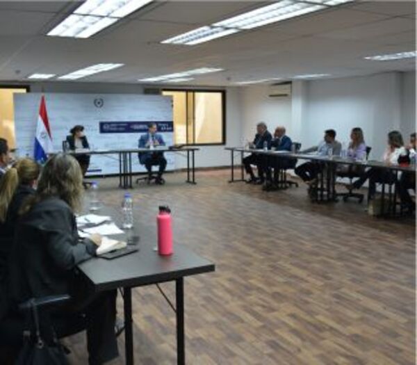 Mesa de trabajo interinstitucional sobre derrumbe de escuela en la Colonia Bergthal.