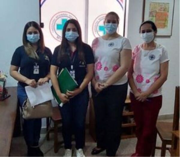 Entregamos volantes informativos sobre la importancia de la prevención del Cáncer de mamas.