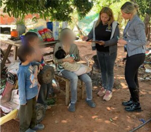 Defensoría del Pueblo asiste a familia afectada por la inclemencia del tiempo.
