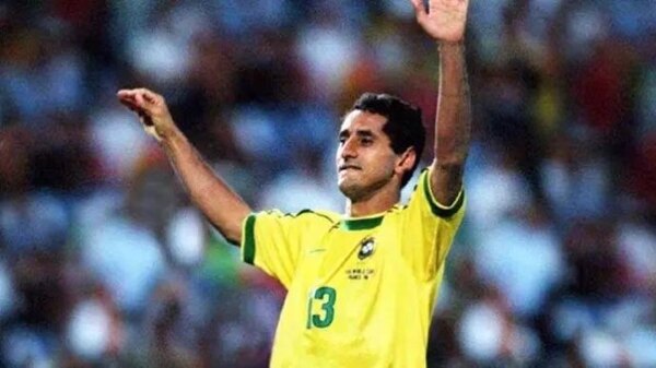 Versus / Muere el exlateral Zé Carlos, subcampeón del mundo con Brasil en 1998