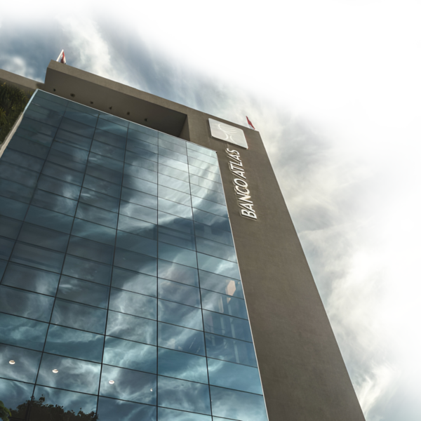Banco Atlas lanza su primer Reporte de Sustentabilidad alineado a est谩ndares globales