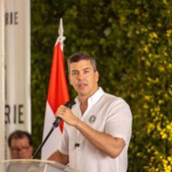 Presidente Peña inauguró planta de elaboración de chapas termoacústicas e instó a los empresarios a ser ambiciosos :: Presidencia de la República del Paraguay