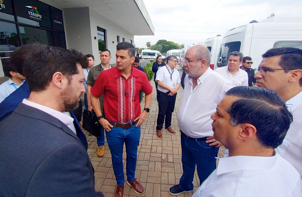 Peña visitó el Centro TASK y se interiorizó sobre el proyecto de movilidad eléctrica - ADN Digital