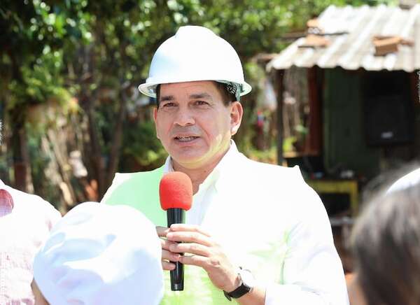 Ministro Baruja pide a los jóvenes que no crean en la prensa - Política - ABC Color