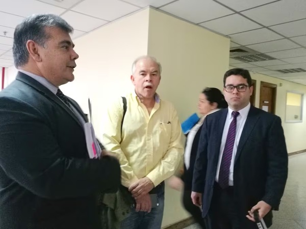 Walter Bower recusa a Tribunal y retrasa lectura de condena por torturas