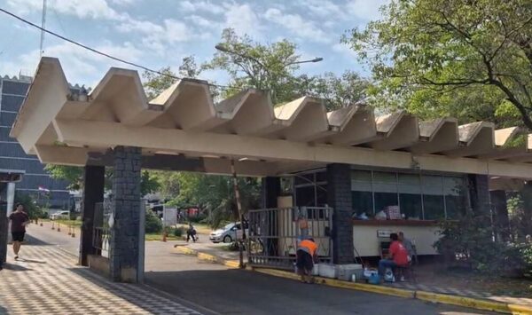 Presencia de vendedores ambulantes genera alarma entre médicos del IPS