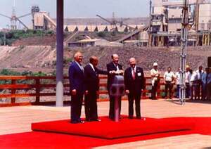 Se cumplen 40 años de la inauguración oficial de la Central Hidroeléctrica Itaipú - Economía - ABC Color