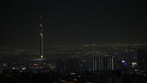 Irán repele ataques contra bases en la capital, según medios iraníes