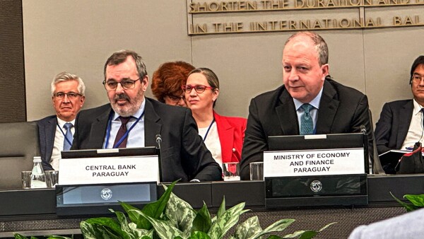 BCP anuncia intervenciones diarias desde lunes para contener al dólar