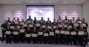 Concluyó con éxito el curso FIFA RAP para Árbitros de Fútbol Playa | Asociación Paraguaya de Fútbol