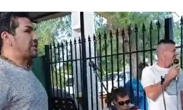 (VIDEO)Expeloteros mostraron su talento para el canto a dúo