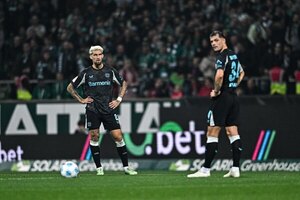 Versus / Al Leverkusen se le escapan dos puntos en el tramo final