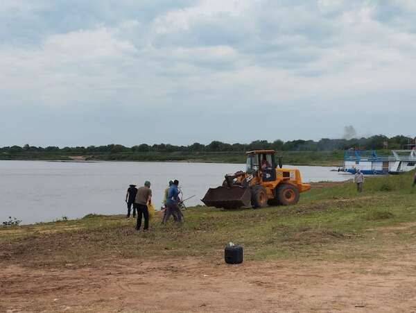 Concepción: voluntarios limpian una de las playas del río Paraguay - Nacionales - ABC Color