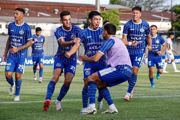 Sol de América golea a Tacuary y no se rinde en su lucha por la permanencia - 1000 Noticias